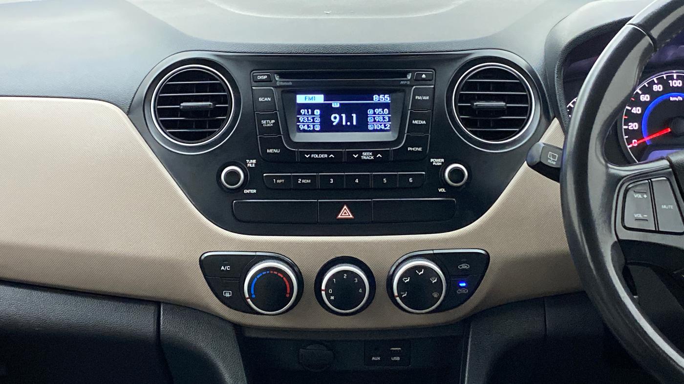 2015 Hyundai Grand i10 ASTA (O) 1.2 KAPPA VTVT, Petrol, Manual, 45,901 km, Air Conditioner