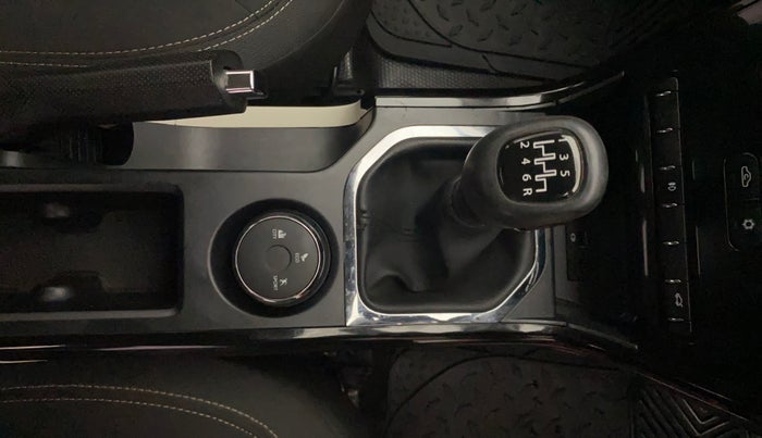 2021 Tata NEXON XZ PETROL, Petrol, Manual, 22,607 km, Gear Lever