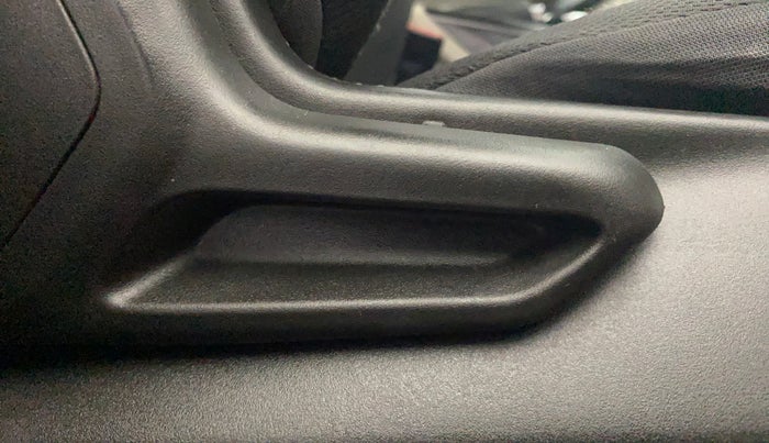 2021 Tata NEXON XZ PETROL, Petrol, Manual, 22,607 km, Driver Side Adjustment Panel