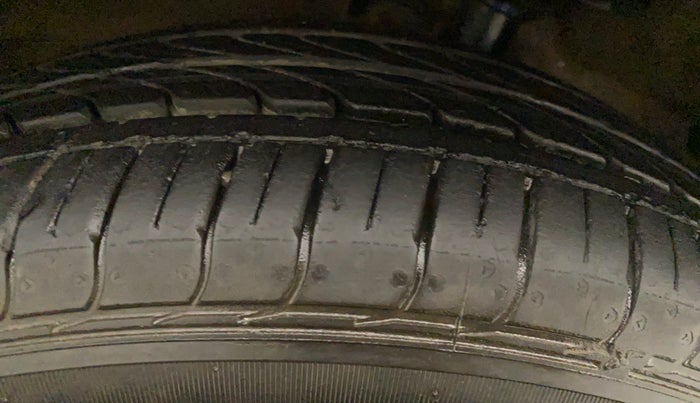 2015 Maruti Celerio VXI AMT, Petrol, Automatic, 73,222 km, Right Rear Tyre Tread