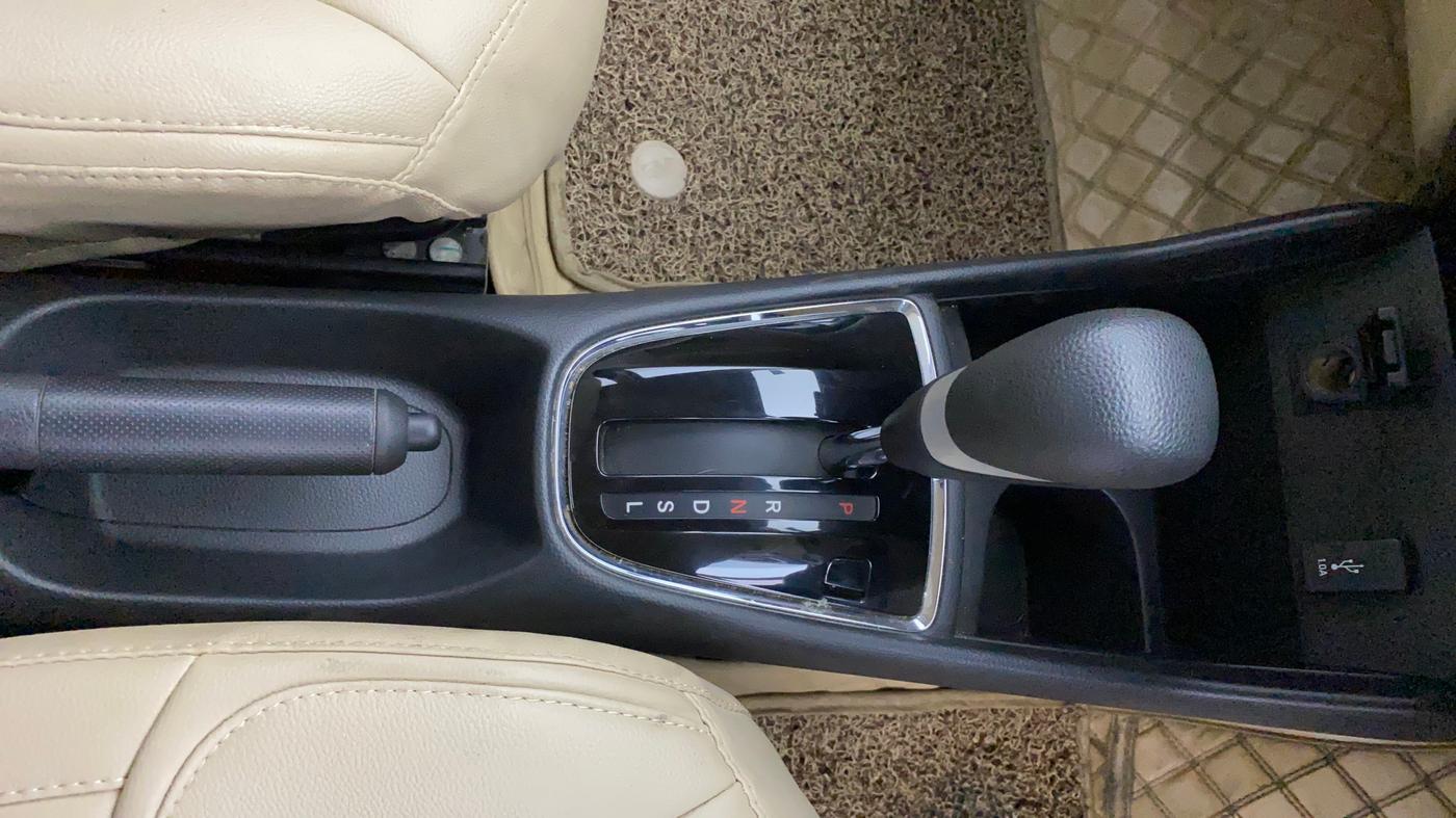 2022 Honda Amaze 1.2L I-VTEC S CVT, Petrol, Automatic, 17,210 km, Gear Lever