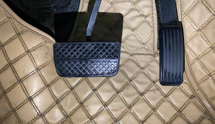 2022 Honda Amaze 1.2L I-VTEC S CVT, Petrol, Automatic, 17,210 km, Pedals