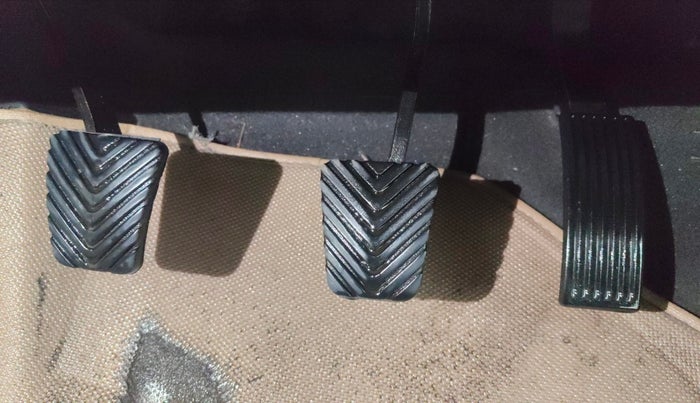 2013 Hyundai Verna FLUIDIC 1.6 VTVT SX, Petrol, Manual, 76,331 km, Pedals