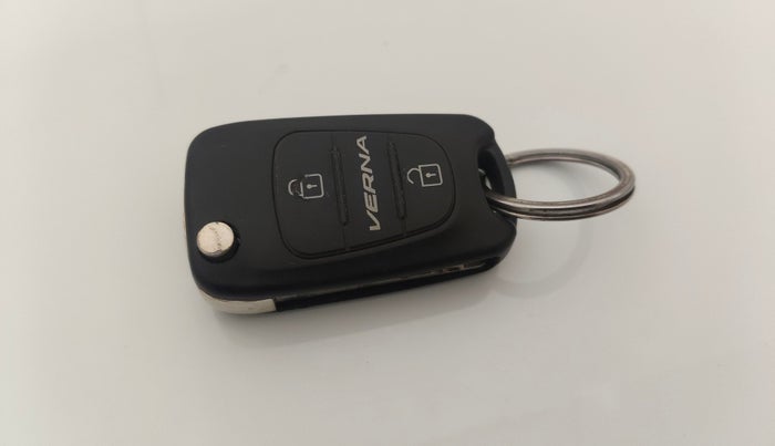 2013 Hyundai Verna FLUIDIC 1.6 VTVT SX, Petrol, Manual, 76,331 km, Key Close Up