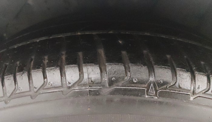 2013 Hyundai Verna FLUIDIC 1.6 VTVT SX, Petrol, Manual, 76,331 km, Left Front Tyre Tread