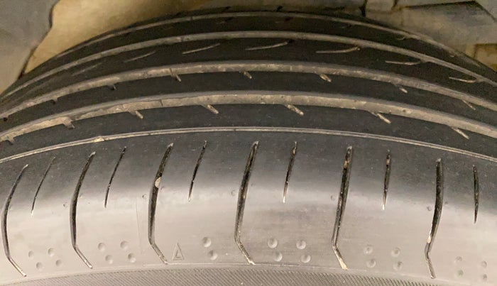2018 Mahindra XUV500 W11 (O) AT, Diesel, Automatic, 98,855 km, Left Rear Tyre Tread
