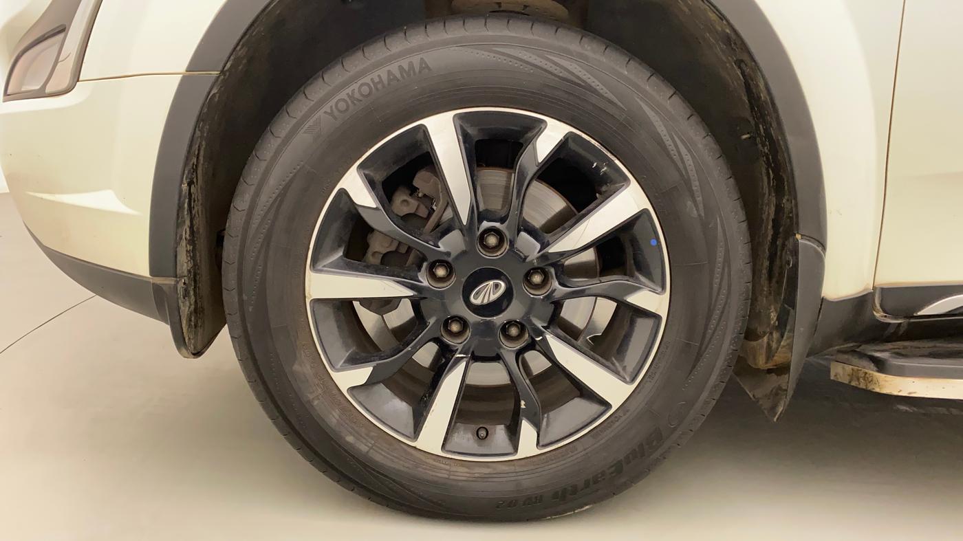 2018 Mahindra XUV500 W11 (O) AT, Diesel, Automatic, 98,855 km, Left Front Wheel