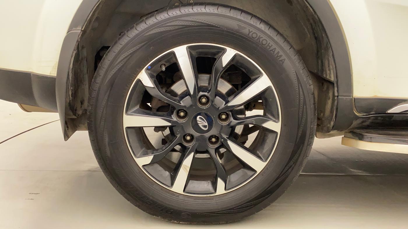 2018 Mahindra XUV500 W11 (O) AT, Diesel, Automatic, 98,855 km, Right Rear Wheel