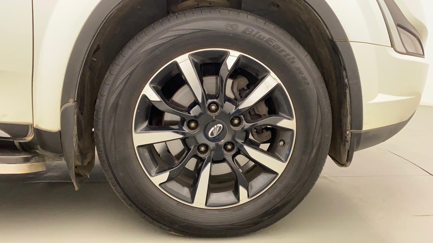 2018 Mahindra XUV500 W11 (O) AT, Diesel, Automatic, 98,855 km, Right Front Wheel