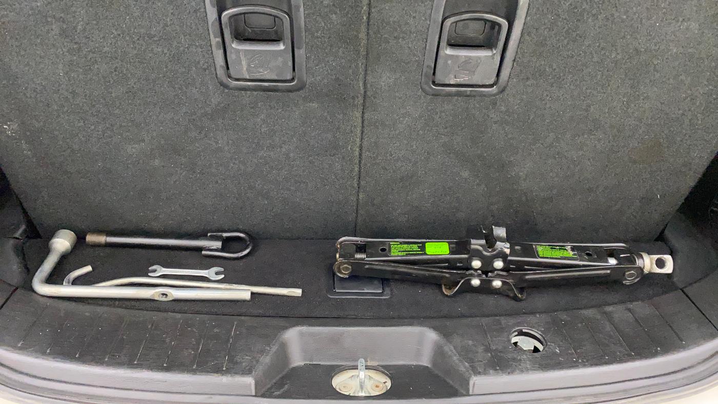 2018 Mahindra XUV500 W11 (O) AT, Diesel, Automatic, 98,855 km, Boot Inside