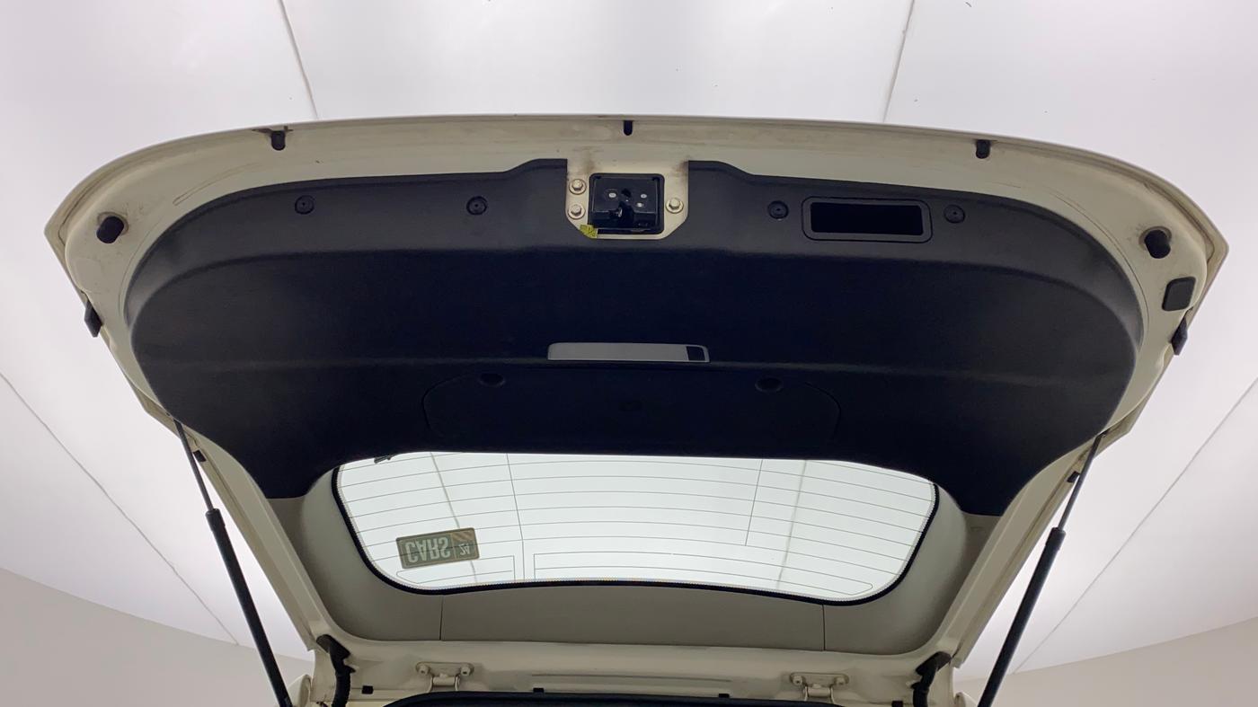 2018 Mahindra XUV500 W11 (O) AT, Diesel, Automatic, 98,855 km, Boot Door Open