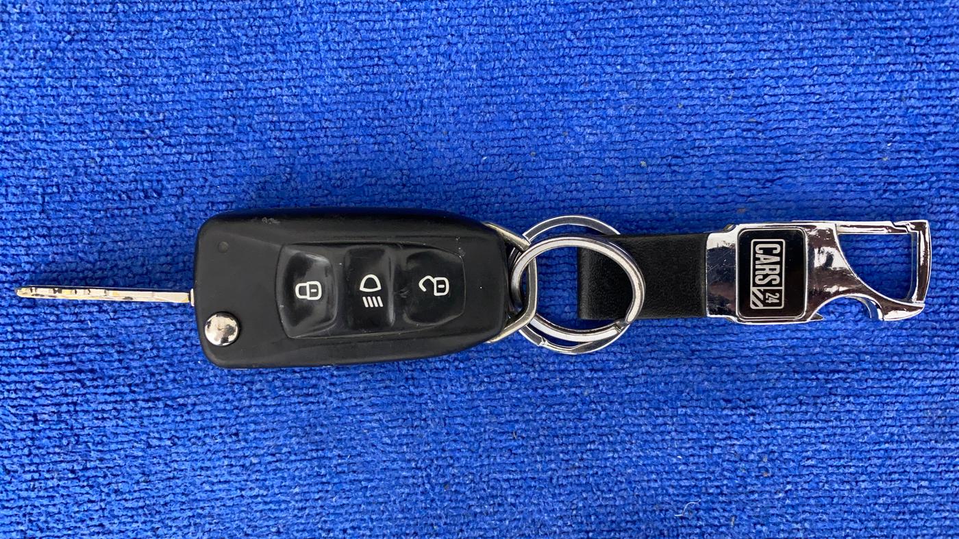 2017 Tata Tiago XT PETROL, Petrol, Manual, 39,216 km, Key Close Up