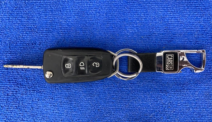 2017 Tata Tiago XT PETROL, Petrol, Manual, 39,216 km, Key Close Up