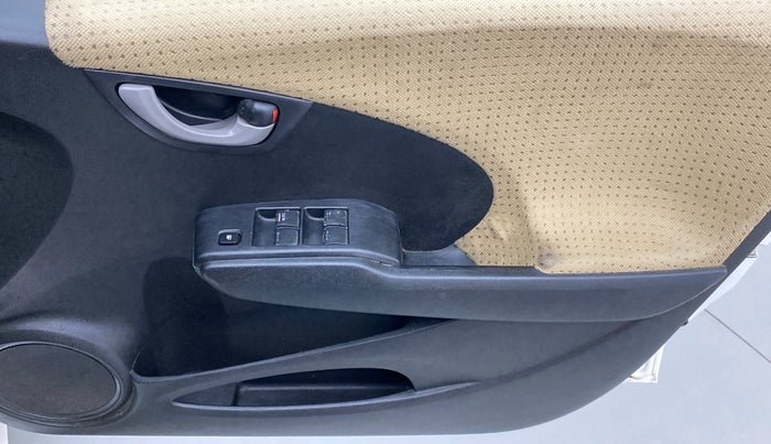 2012 Honda Jazz 1.2 SELECT I VTEC, Petrol, Manual, 76,225 km, Driver Side Door Panels Control