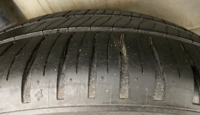 2012 Honda Jazz 1.2 SELECT I VTEC, Petrol, Manual, 76,225 km, Right Rear Tyre Tread