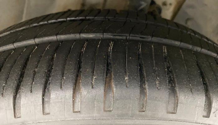 2012 Honda Jazz 1.2 SELECT I VTEC, Petrol, Manual, 76,225 km, Right Front Tyre Tread