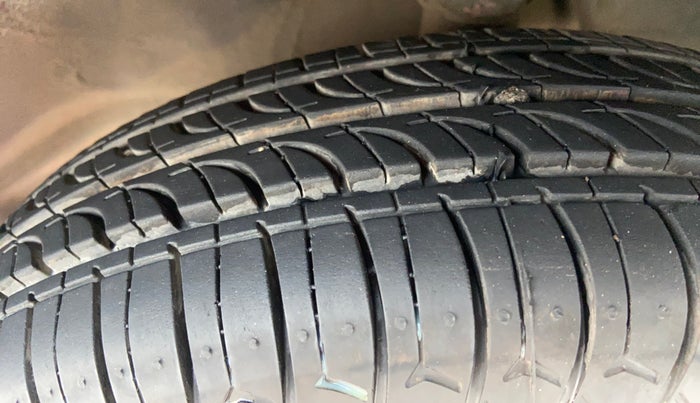 2013 Maruti Alto 800 LXI, Petrol, Manual, 49,767 km, Left Front Tyre Tread