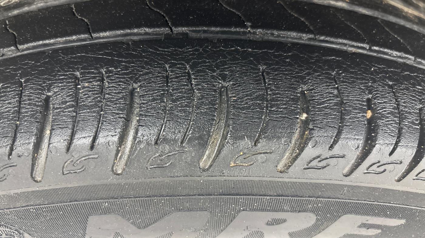 2021 Maruti Vitara Brezza VXI AT SHVS, Petrol, Automatic, 78,550 km, Left Front Tyre Tread