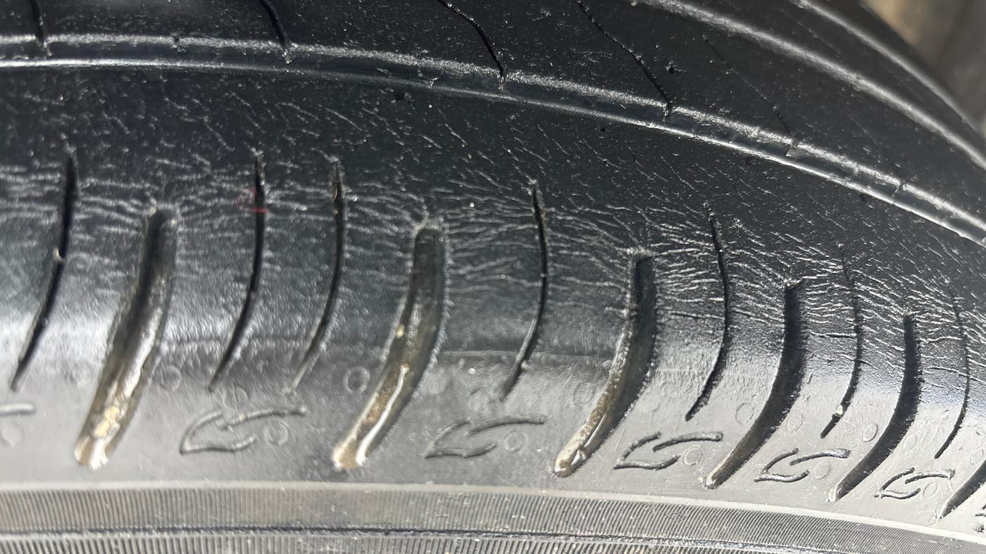 2021 Maruti Vitara Brezza VXI AT SHVS, Petrol, Automatic, 78,550 km, Right Front Tyre Tread