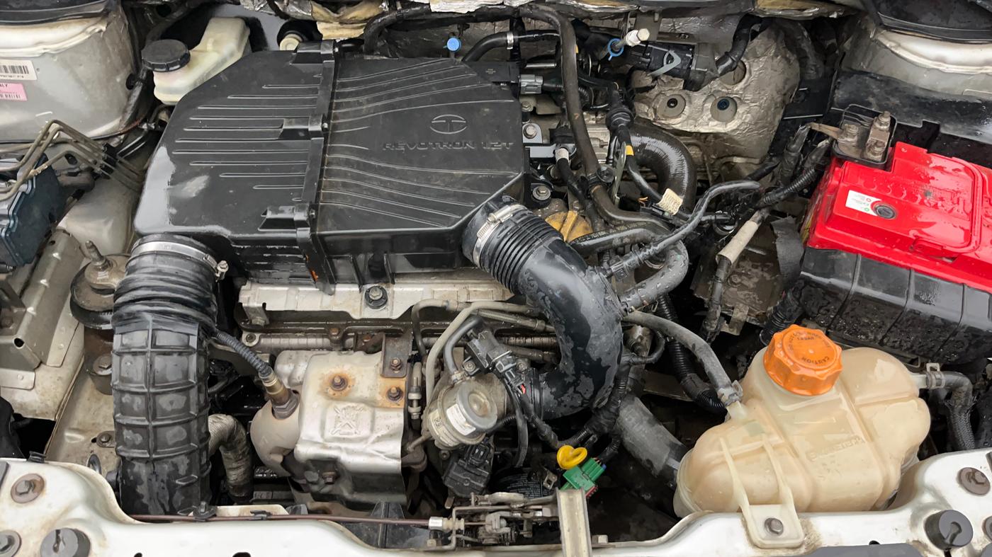 2015 Tata Bolt XM REVOTRON, Petrol, Manual, 77,280 km, Engine View