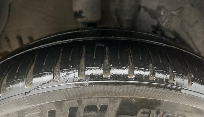 2015 Tata Bolt XM REVOTRON, Petrol, Manual, 77,367 km, Right Rear Tyre Tread