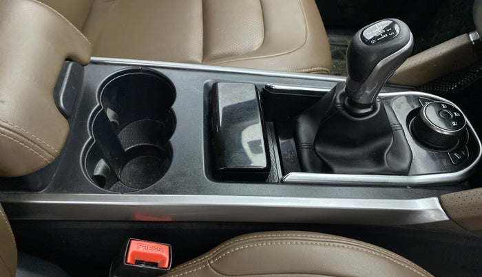 2019 Tata Harrier XZ 2.0L, Diesel, Manual, 89,096 km, Gear Lever