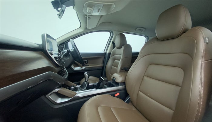 2019 Tata Harrier XZ 2.0L, Diesel, Manual, 89,096 km, Right Side Front Door Cabin