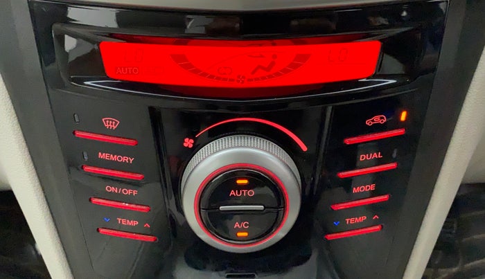 2019 Mahindra XUV300 W8(O), Diesel, Manual, 39,662 km, Automatic Climate Control