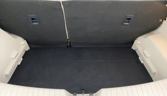 2019 Mahindra XUV300 W8(O), Diesel, Manual, 39,662 km, Boot Inside