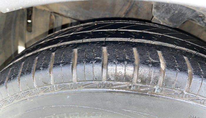 2012 Hyundai i10 SPORTZ 1.2 AT, Petrol, Automatic, 28,115 km, Left Front Tyre Tread