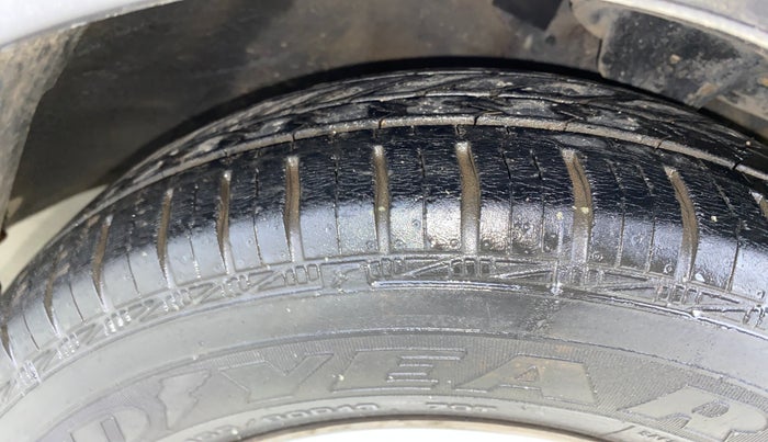 2012 Hyundai i10 SPORTZ 1.2 AT, Petrol, Automatic, 28,115 km, Right Front Tyre Tread