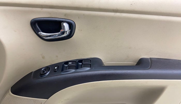 2012 Hyundai i10 SPORTZ 1.2 AT, Petrol, Automatic, 28,115 km, Driver Side Door Panels Control