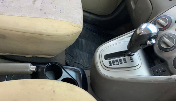 2012 Hyundai i10 SPORTZ 1.2 AT, Petrol, Automatic, 28,115 km, Gear Lever