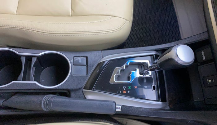 2017 Toyota Corolla Altis VL CVT PETROL, Petrol, Automatic, 60,082 km, Gear Lever