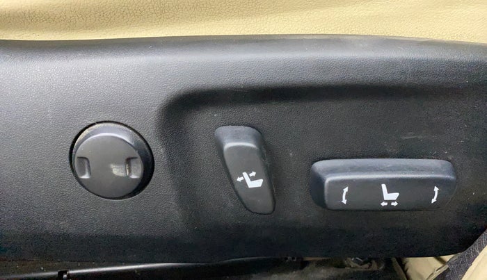 2017 Toyota Corolla Altis VL CVT PETROL, Petrol, Automatic, 60,082 km, Driver Side Adjustment Panel