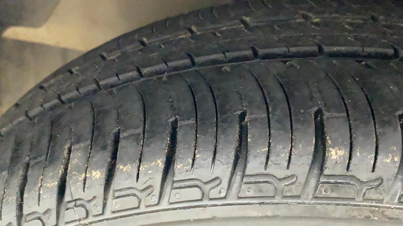 2011 Hyundai i20 ASTA 1.2, Petrol, Manual, 63,293 km, Left Front Tyre Tread