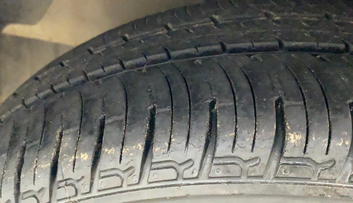 2011 Hyundai i20 ASTA 1.2, Petrol, Manual, 63,293 km, Left Front Tyre Tread