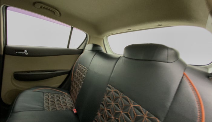 2011 Hyundai i20 ASTA 1.2, Petrol, Manual, 63,293 km, Right Side Rear Door Cabin
