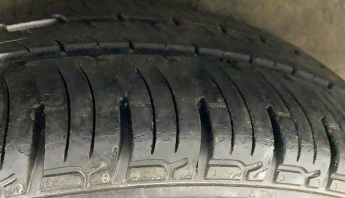 2011 Hyundai i20 ASTA 1.2, Petrol, Manual, 63,293 km, Right Rear Tyre Tread