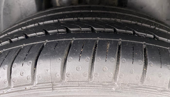 2019 Volkswagen Vento 1.2 TSI HIGHLINE PLUS AT, Petrol, Automatic, 84,025 km, Right Rear Tyre Tread