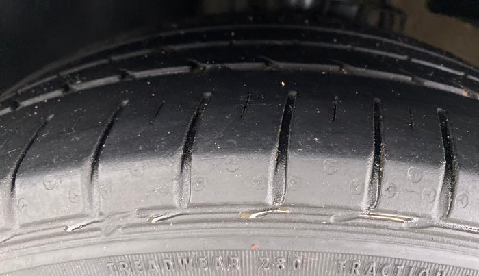 2019 Volkswagen Vento 1.2 TSI HIGHLINE PLUS AT, Petrol, Automatic, 84,025 km, Left Front Tyre Tread