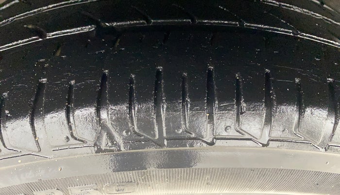 2016 Honda Amaze 1.2L I-VTEC S, Petrol, Manual, 77,875 km, Right Rear Tyre Tread