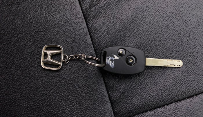 2016 Honda Amaze 1.2L I-VTEC S, Petrol, Manual, 77,875 km, Key Close Up