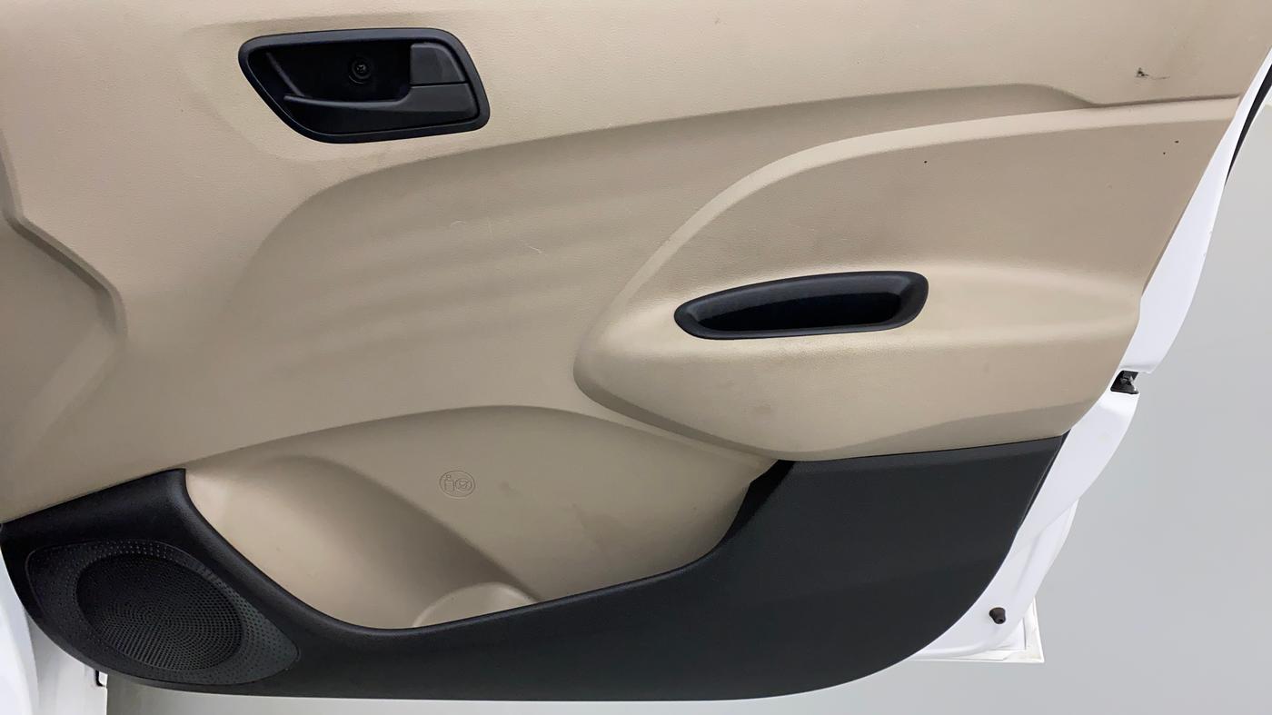 2022 Hyundai NEW SANTRO 1.1 ERA EXICUTIVE, Petrol, Manual, 8,767 km, Driver Side Door Panels Control