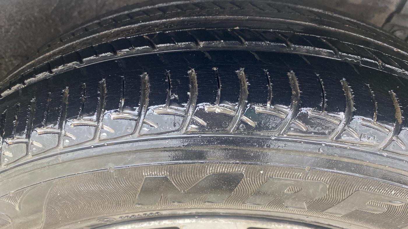 2014 Maruti Ertiga VXI CNG, CNG, Manual, 73,596 km, Right Front Tyre Tread