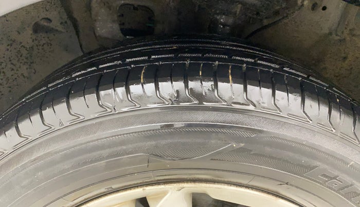 2016 Hyundai Creta SX PLUS 1.6 PETROL, Petrol, Manual, 93,741 km, Left Front Tyre Tread