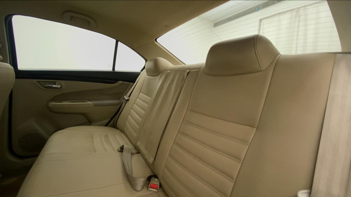 2015 Maruti Ciaz VDI SHVS, Diesel, Manual, 1,14,701 km, Right Side Rear Door Cabin