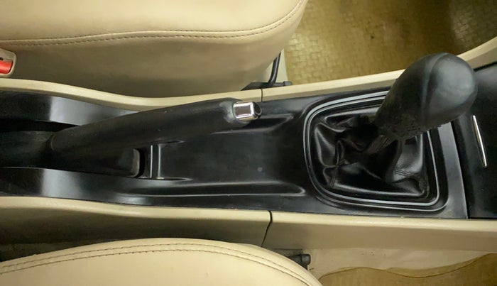 2015 Maruti Ciaz VDI SHVS, Diesel, Manual, 1,14,701 km, Gear Lever
