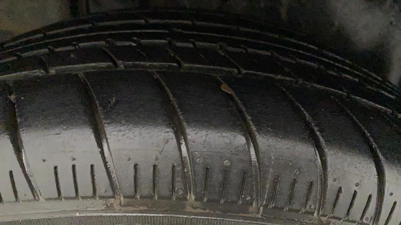 2015 Maruti Ciaz VDI SHVS, Diesel, Manual, 1,14,701 km, Right Rear Tyre Tread