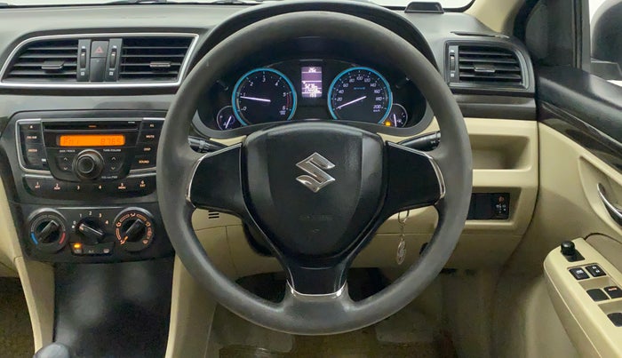 2015 Maruti Ciaz VDI SHVS, Diesel, Manual, 1,14,701 km, Steering Wheel Close Up